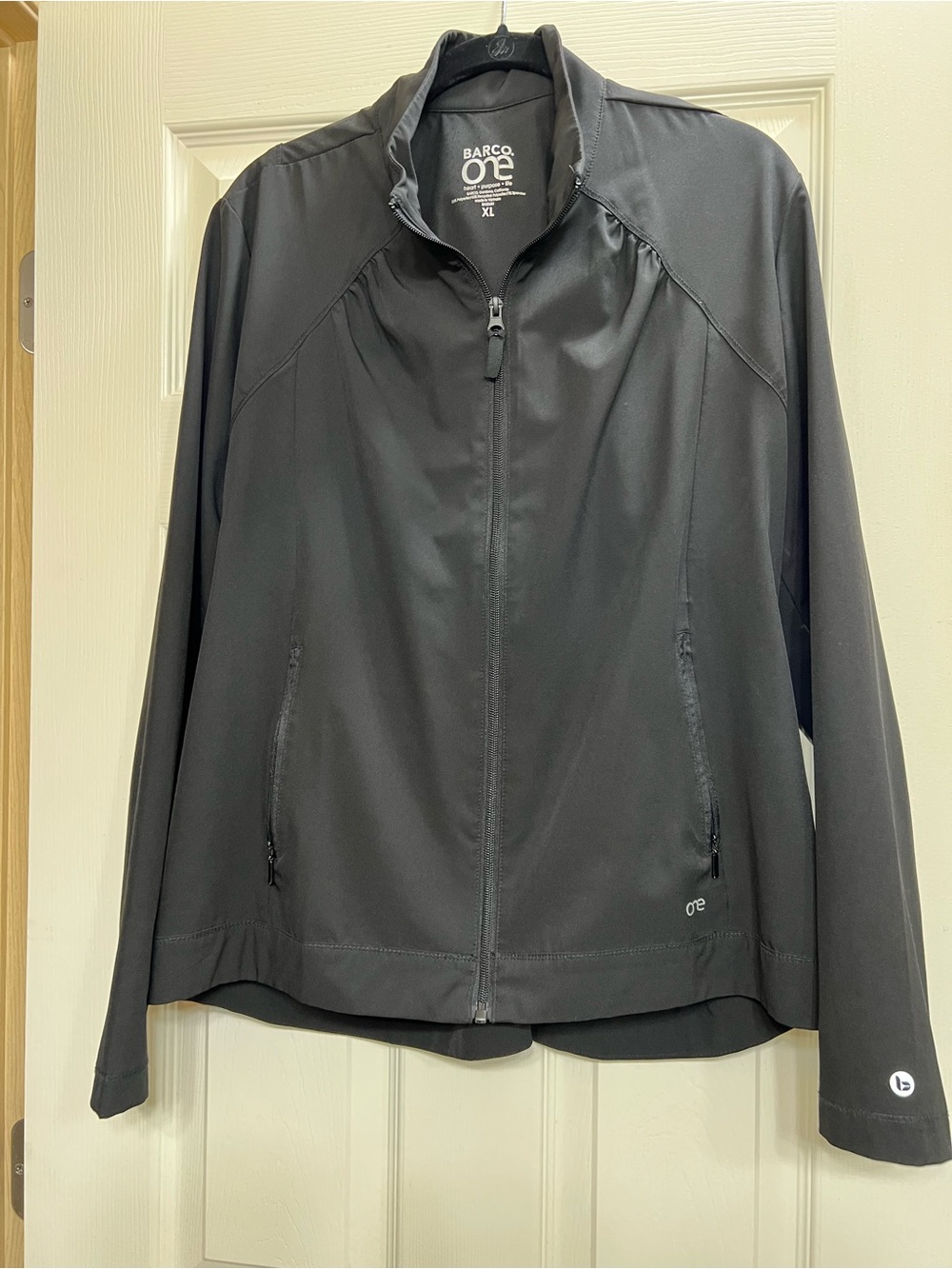 Barco Uniforms Women's Black Full-Zip Scrub Jacket